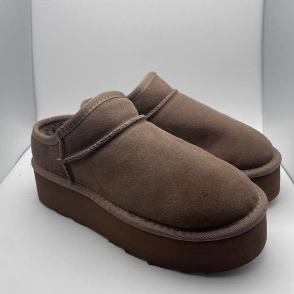CUSHIONAIRE Women's Cozy Genuine Suede Mule Platform TAUPE 7W - Picture 1 of 6